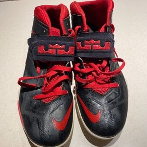 KING LEBRON NIKE ID.LOOK AT PICS. GREAT CONDITION